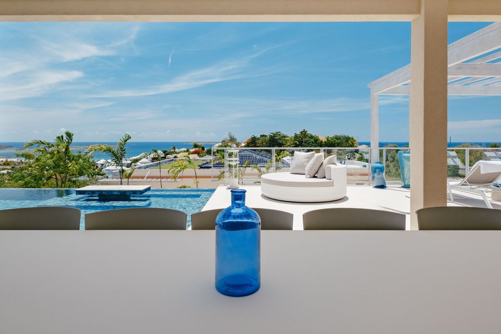 Villa terrace with sea view in Saint-Martin